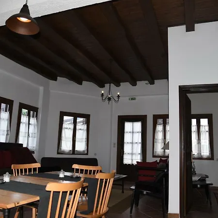 Karpofora Traditional بيت للعطل Miléai