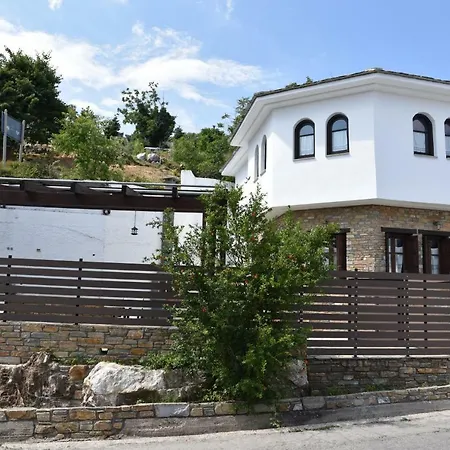 Karpofora Traditional *